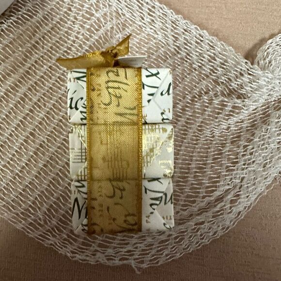 Alchimia Soap Milano Vanilla Moisturizing Christmas Winter Holiday Wrapped Set - Picture 6 of 6